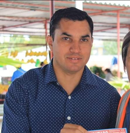 Carlos M. - Comprador de Facebook